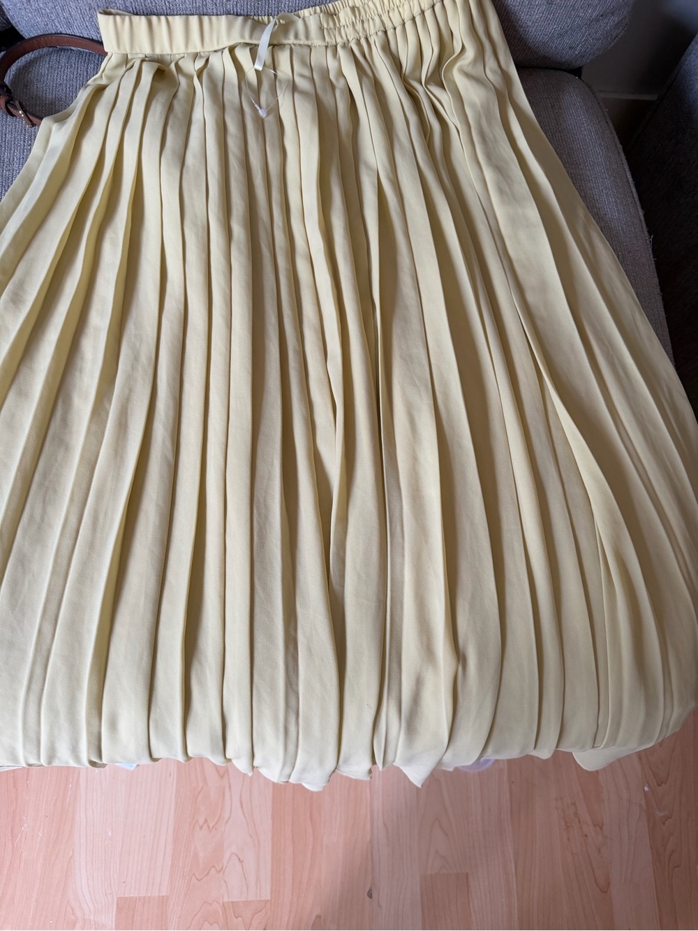 Uniqlo Pale Yellow Pleated Skirt
